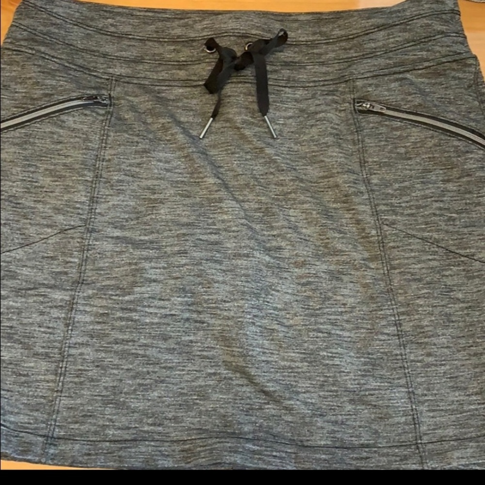 Athleta Metro Skort Size Small
